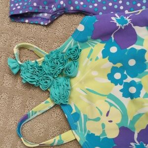 Lands' End girl's suit size 5 and rashgaurd